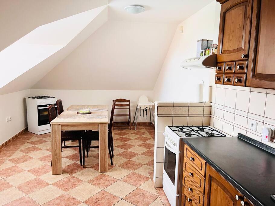 Apartmán se zahradou 20 minut do centra Prahy