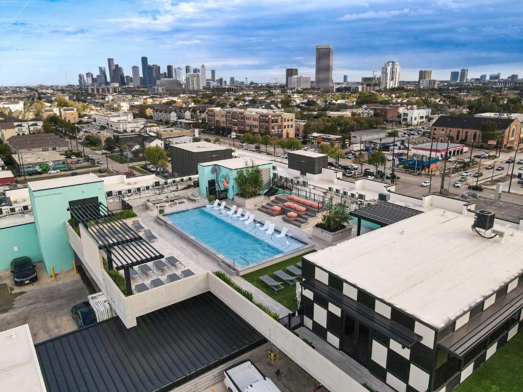 83 Walk Score -Downtown - Monthly stay- LongStay - Housity