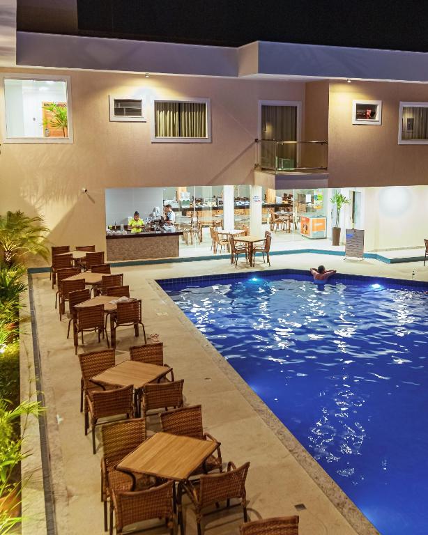 Bazén v ubytování Orquídeas Praia Hotel nebo v jeho okolí
