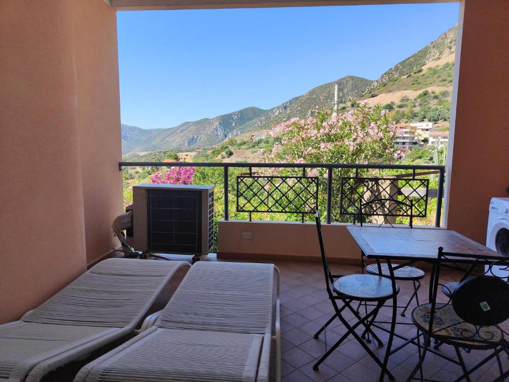 Nespecifikovaný výhled na hory nebo výhled na hory při pohledu z apartmánu