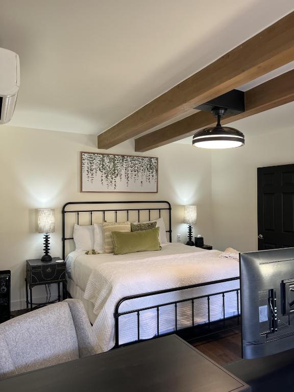 Bespoke Inn Flagstaff photo