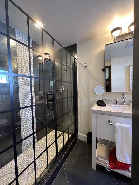 Koupelna v ubytování Bespoke Inn Flagstaff