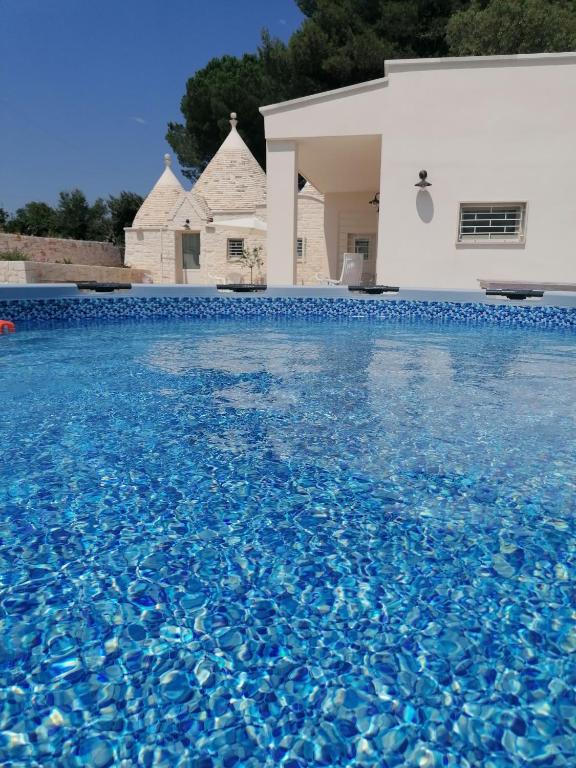 Bazén v ubytovaní il borghetto in valle d'itria alebo v jeho blízkosti