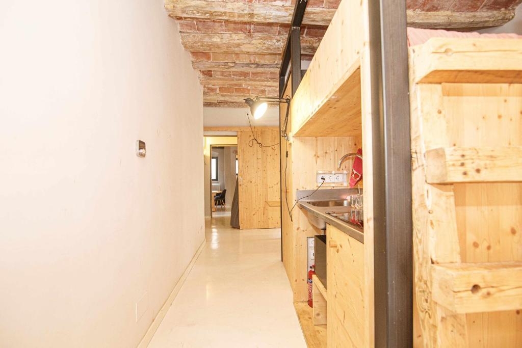 Kuchyňa alebo kuchynka v ubytovaní Apartamento Tr Auriga en el Barri Vell Girona