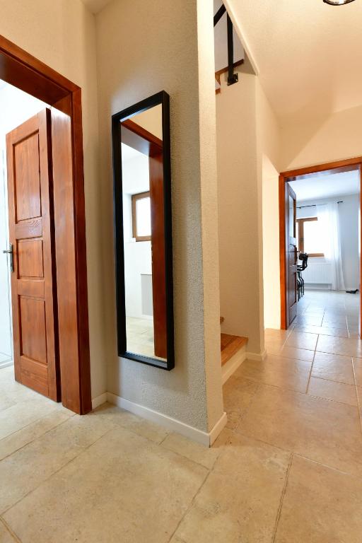 Fotografia z galérie ubytovania House Boshanar v destinácii Drežnik Grad