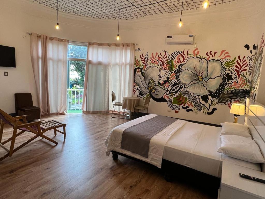 Hotel Perla Central - Housity