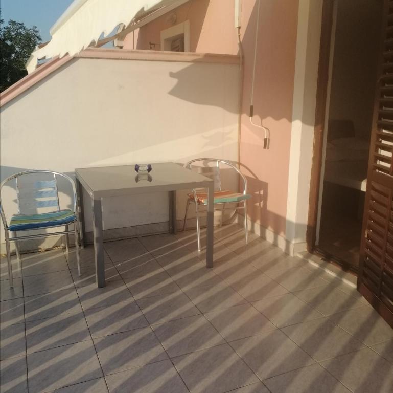 Balkón alebo terasa v ubytovaní Apartment in Privlaka with sea view, terrace, air conditioning, WiFi 3591-2