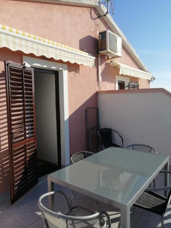 Balkón alebo terasa v ubytovaní Apartment in Privlaka with sea view, terrace, air conditioning, WiFi 3591-1