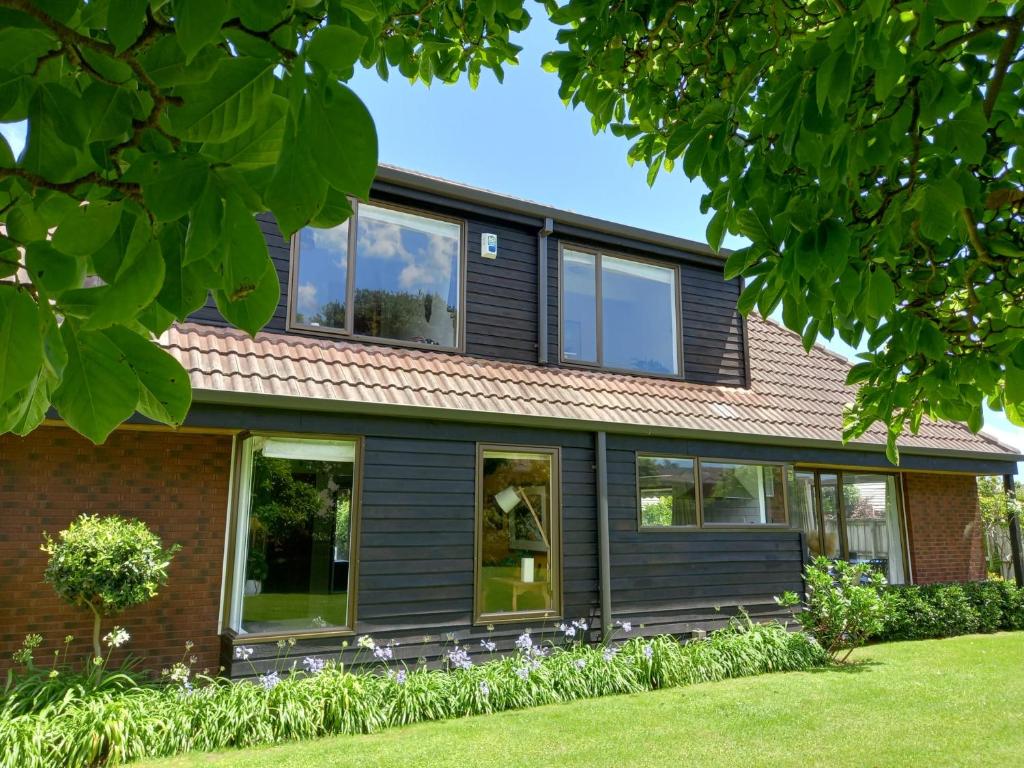 Peaceful Home in Bethlehem, Tauranga (updated prices 2024)