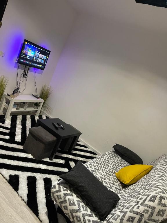 Studio 25m2 rénové à 5 min de la gare