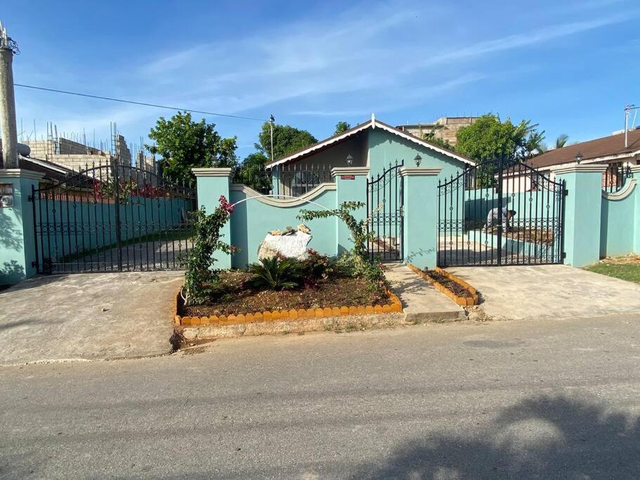 Apartment True Caribbean home in Montego Bay Jamaica, Jamaica