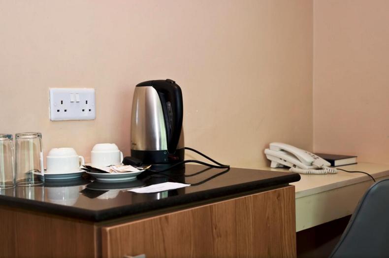 Příslušenství pro přípravu čaje a kávy v ubytování Hylise Hotel