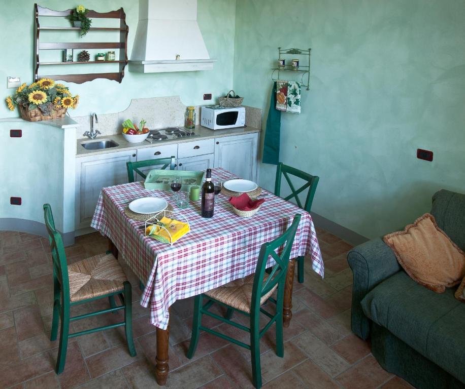 Agriturismo Borgo Vigna Vecchia - Appartement Met Loft (2 Volwassenen + 2 Kinderen)