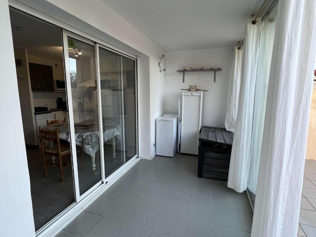 Fotografia z galérie ubytovania T2 à Valras-Plage avec Terrasse, Parking Privé, 4 Pers., Proche Plage et Commerces - FR-1-701-19 v destinácii Valras-Plage