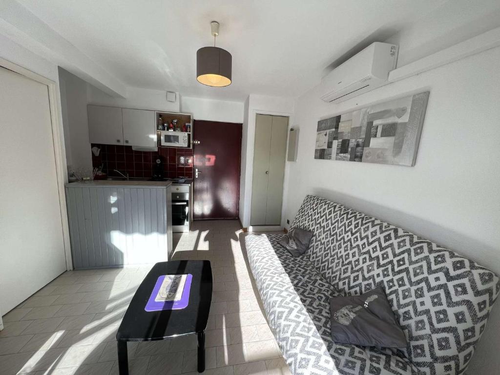 Posedenie v ubytovaní T2 Centre-Ville avec Climatisation, Proche Plage, 4 Pers - FR-1-701-28