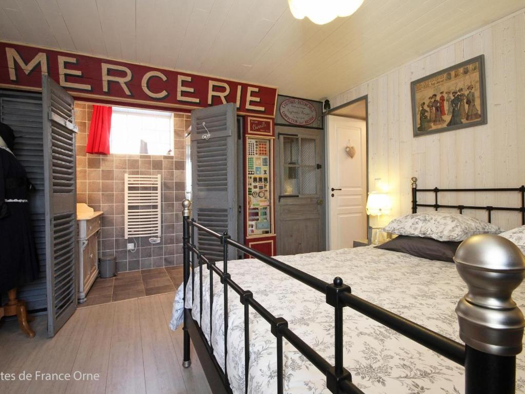 Łóżko lub łóżka w pokoju w obiekcie Maison 6 pers avec sauna et jardin, Suisse Normande - FR-1-497-172