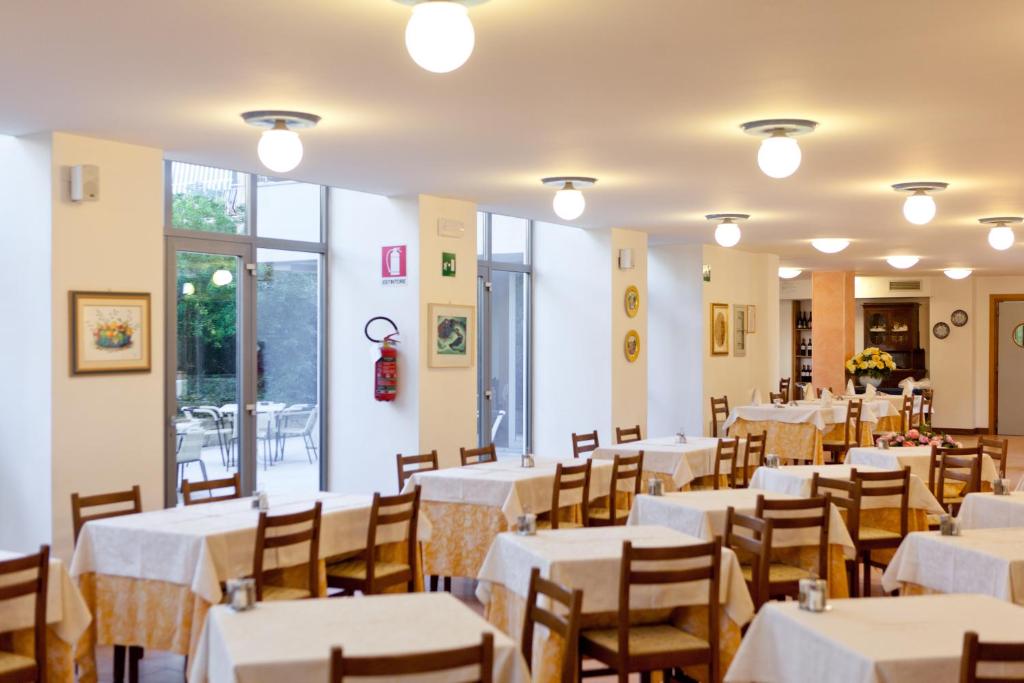 Restaurace v ubytování Hotel Idania