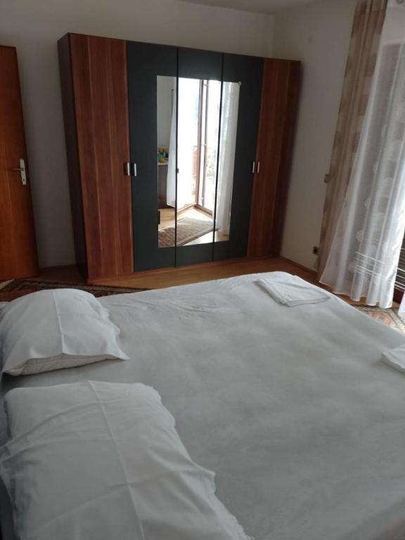 Una cama o camas en una habitaci&oacute;n de Apartment Luce - with terrace