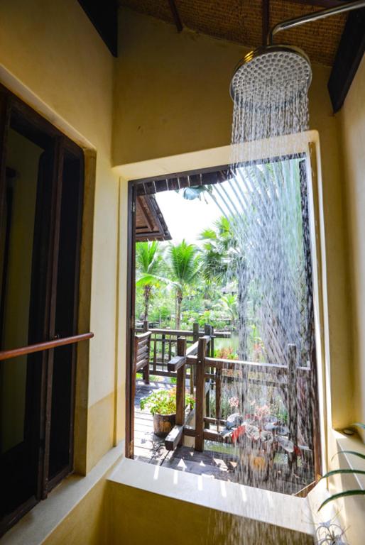 Balkón nebo terasa v ubytování The Spa Koh Chang Resort