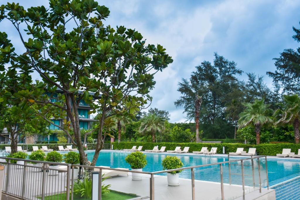 Bazén v ubytování Sand Dunes Chaolao Beach Resort nebo v jeho okolí