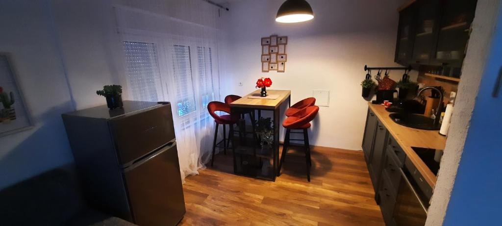 Kuchyňa alebo kuchynka v ubytovaní Apartman Twins Self Check in & Self Check Out