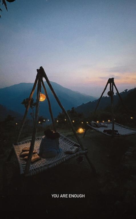 Nespecifikovaný výhled na hory nebo výhled na hory při pohledu z luxury tent