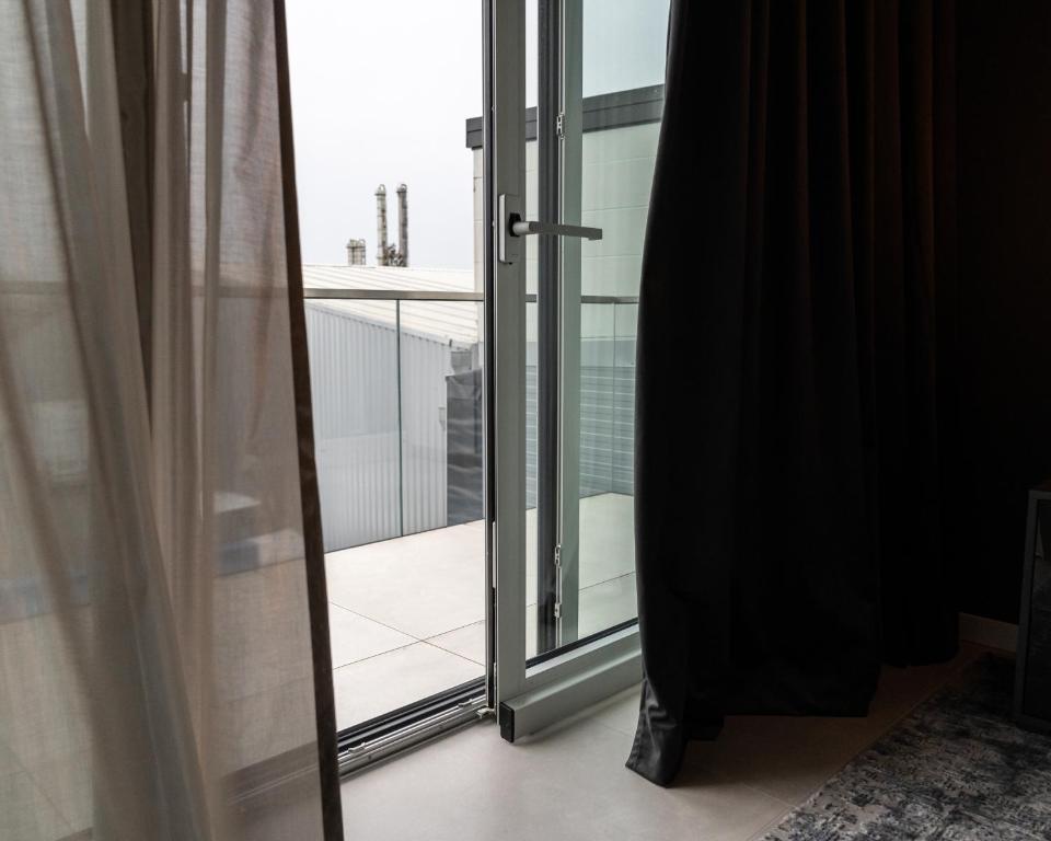 THE NEWSHA SIGNATURE HOME - Chambre Double De Luxe Avec Balcon
