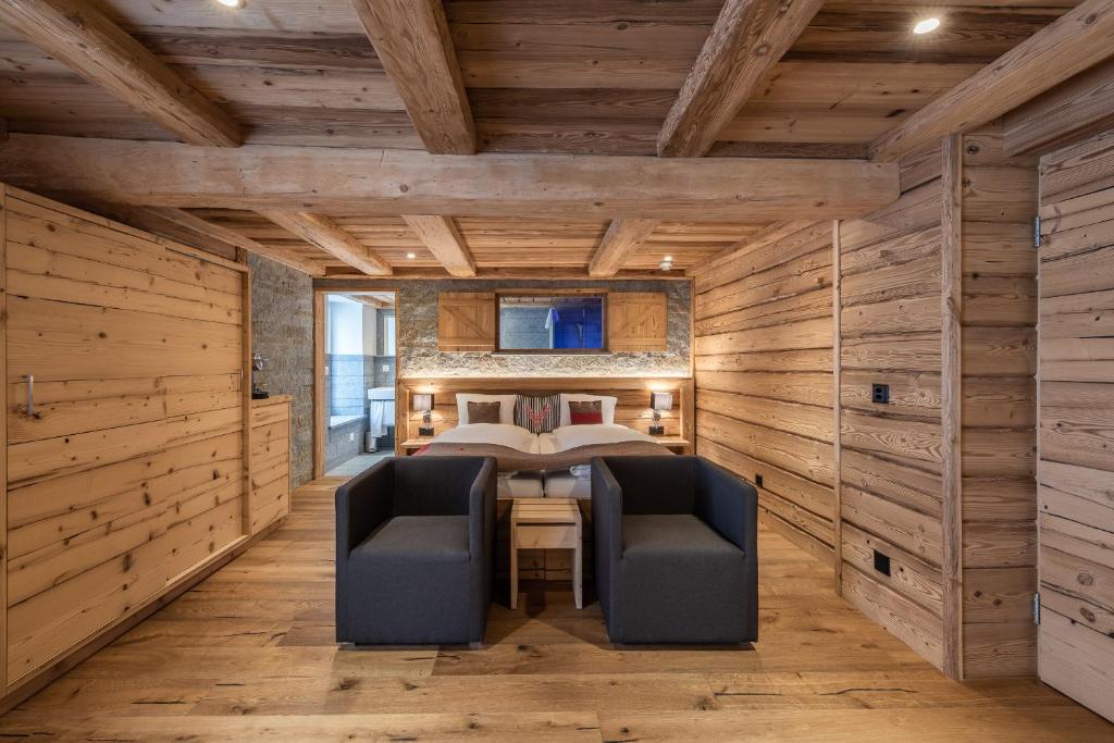 Istumisnurk majutusasutuses Hotel Crusch Alba Zernez