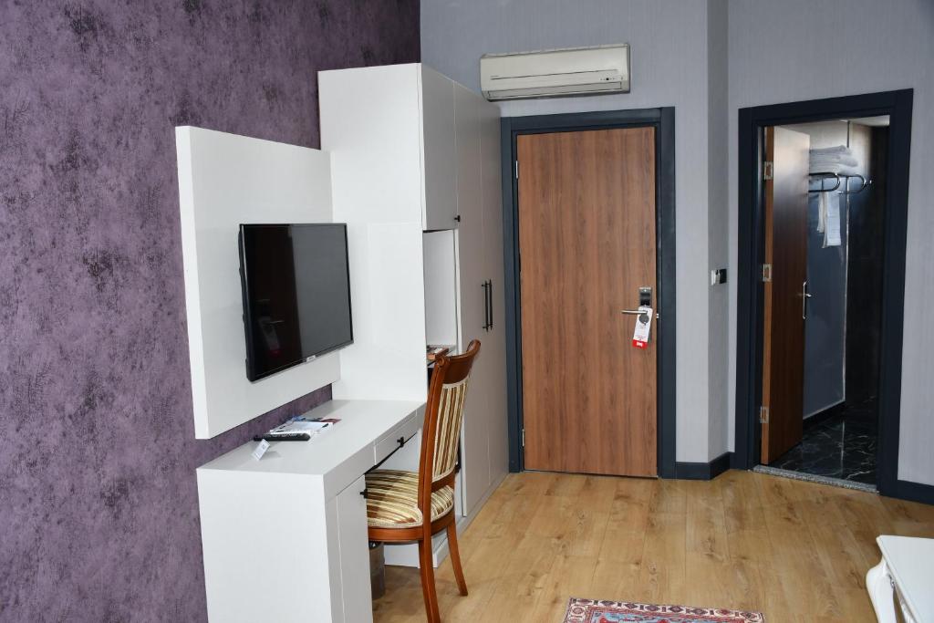 Kuchyň nebo kuchyňský kout v ubytování Hmz KONAKLAMA ÇEKMEKÖY