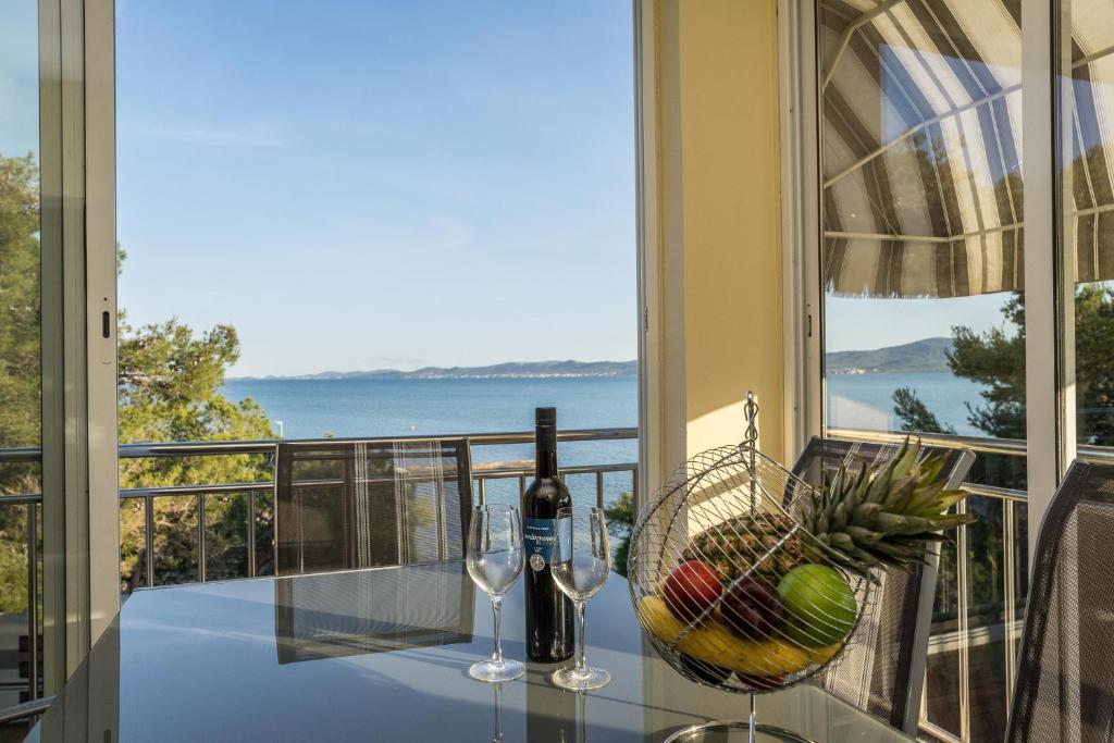 Guest House Malenica - Apartment With Terrace