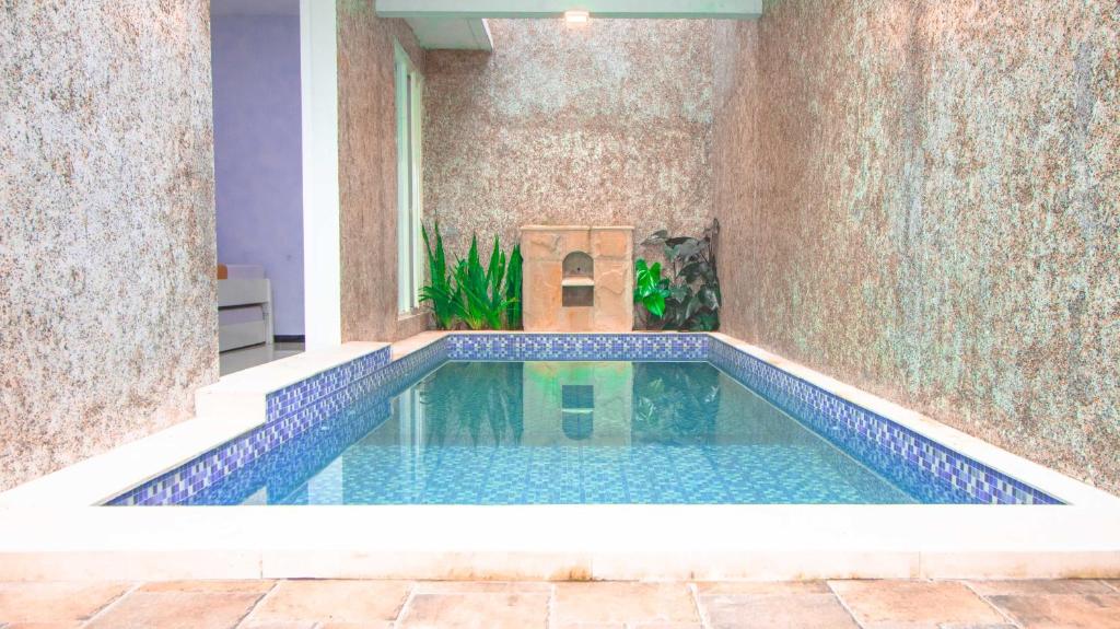 Πισίνα στο ή κοντά στο Villa Evergreen with Private Pool and Karaoke