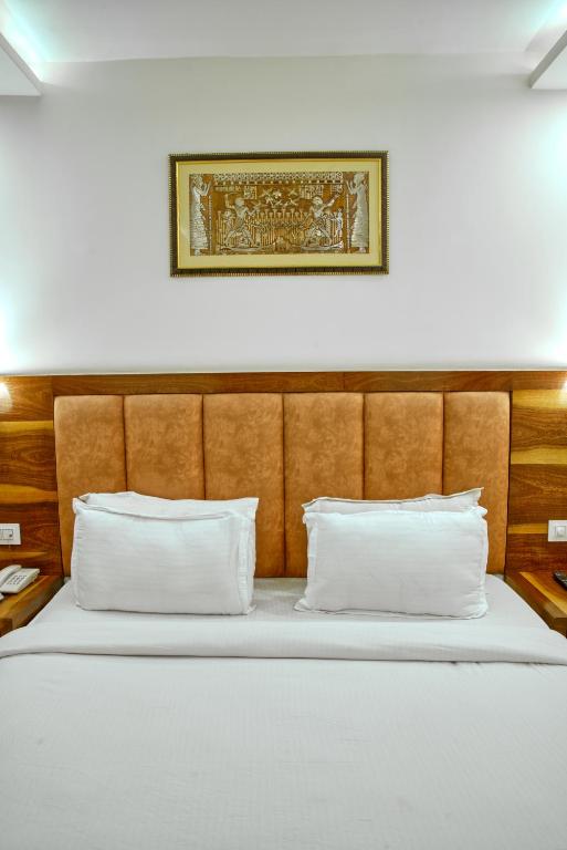 Height View Residency - Suite