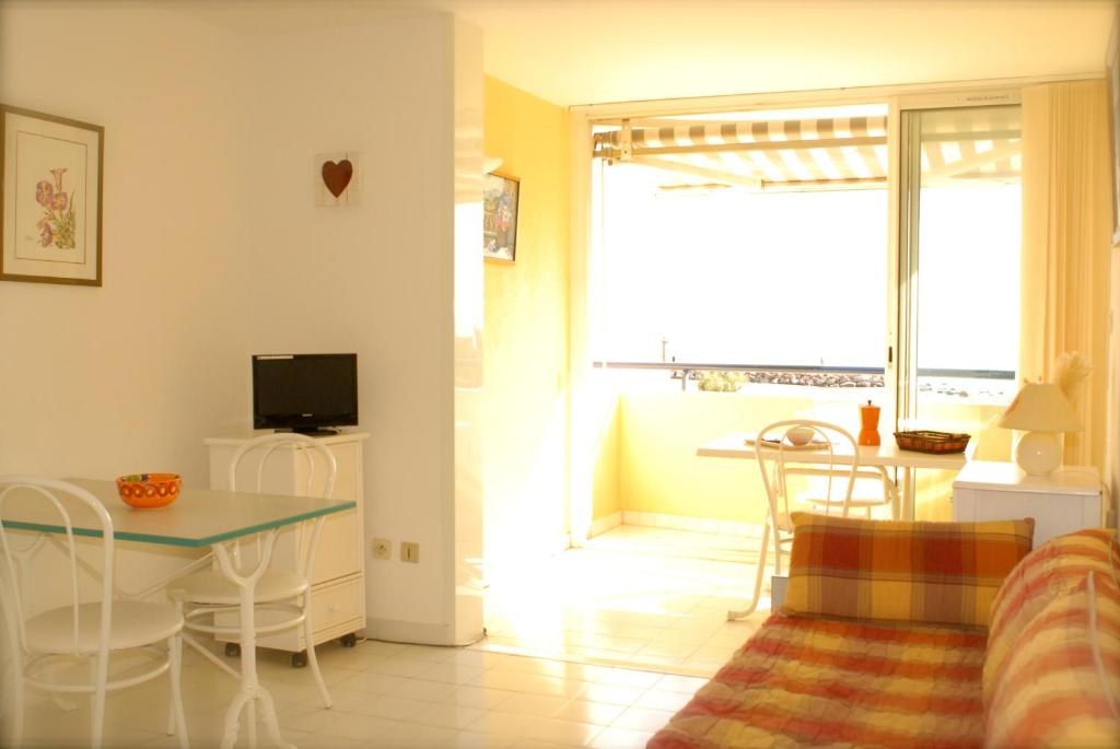 Fotografia z galérie ubytovania SAVANNA BEACH I Joli T2 vue mer piscine Cap d'Agde SAVANNA BEACH I v destinácii Cap d'Agde