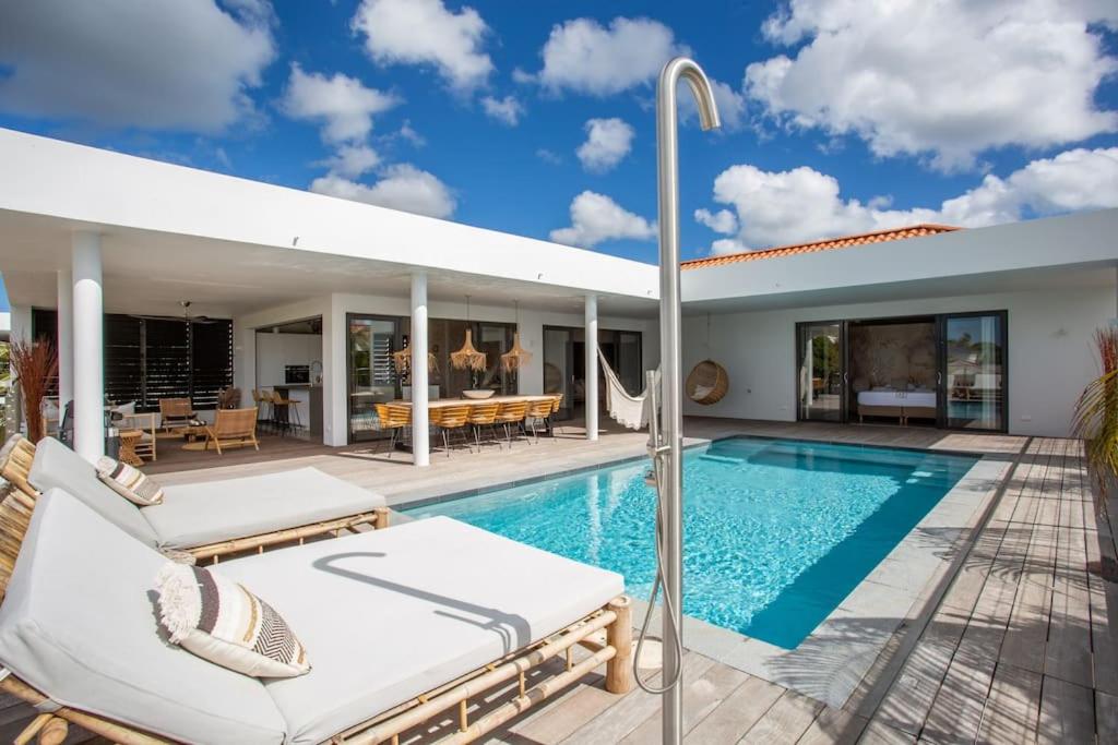 Πισίνα στο ή κοντά στο Villa Reef - LXRYHOME Collection