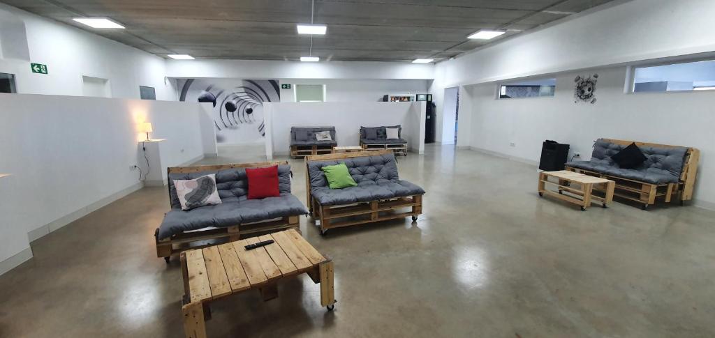 TV a/nebo společenská místnost v ubytování Hostal Kaizen