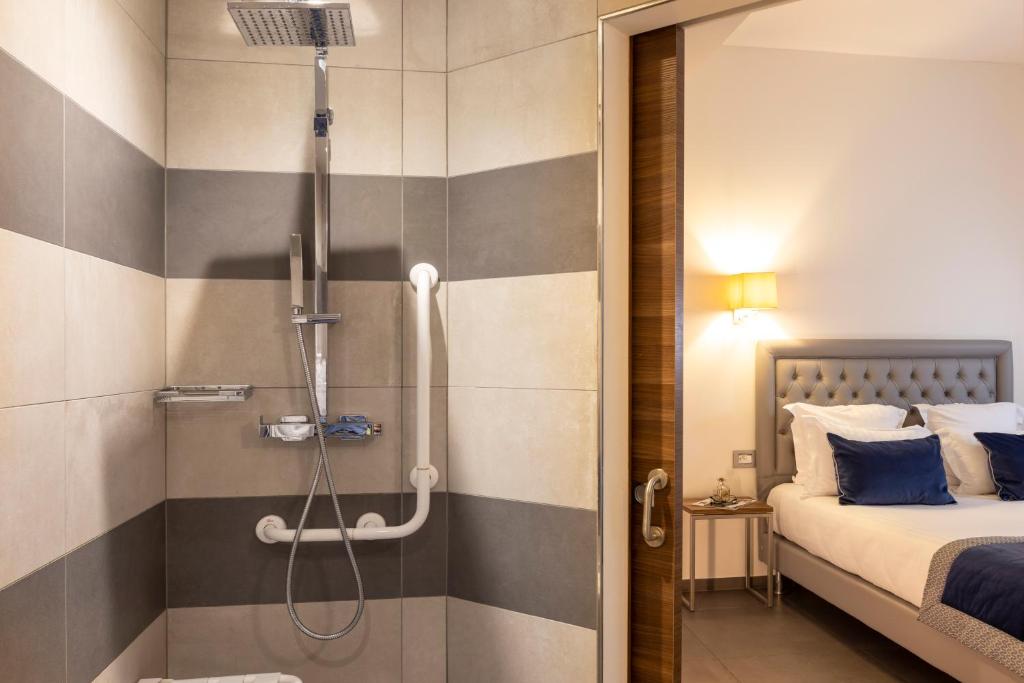 Hôtel Nice Azur Riviera - Resim 34