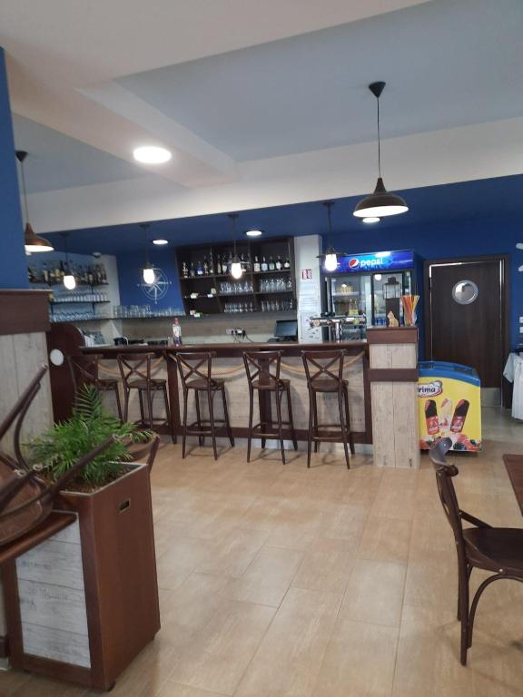 Lounge nebo bar v ubytování Mobilní dům Rimini a Monaco v kempu ve Výrovicích