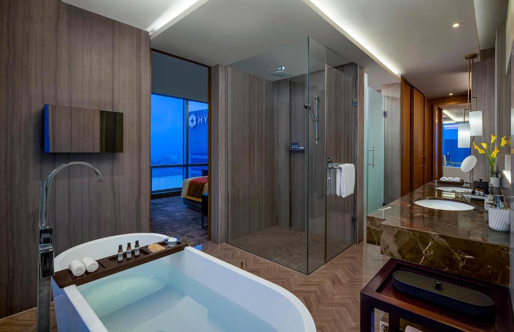 Koupelna v ubytování Hyatt Regency Ahmedabad
