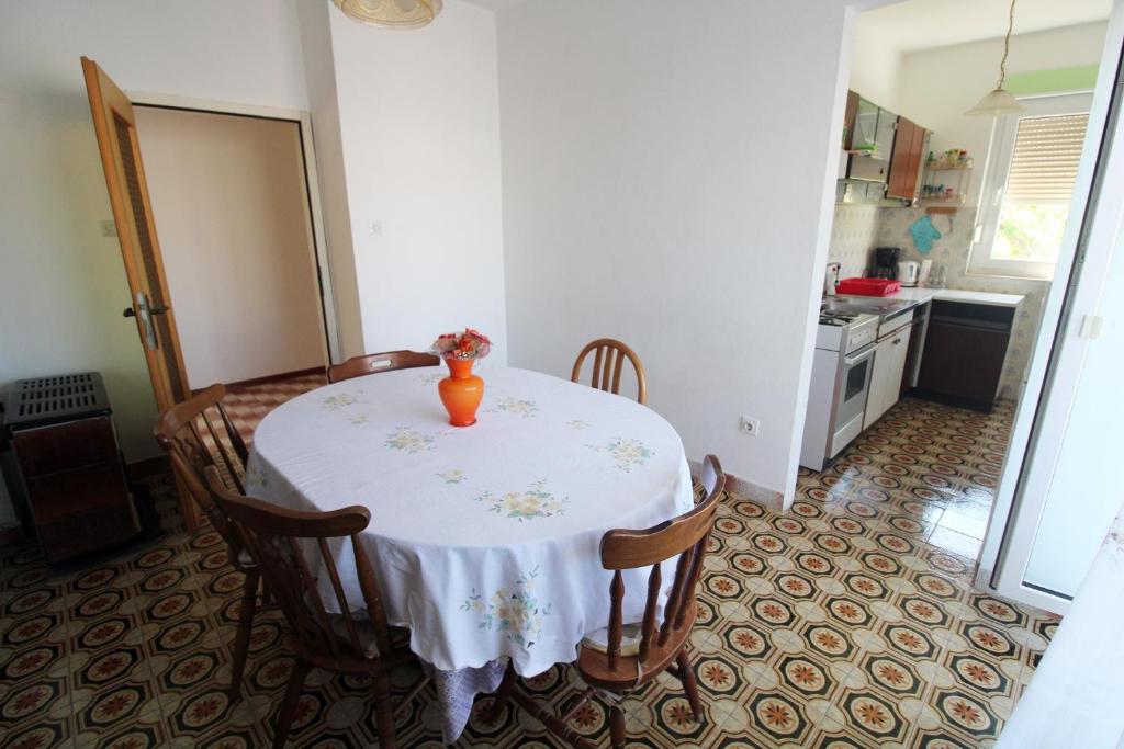 Kuchyň nebo kuchyňský kout v ubytování Apartman Moro