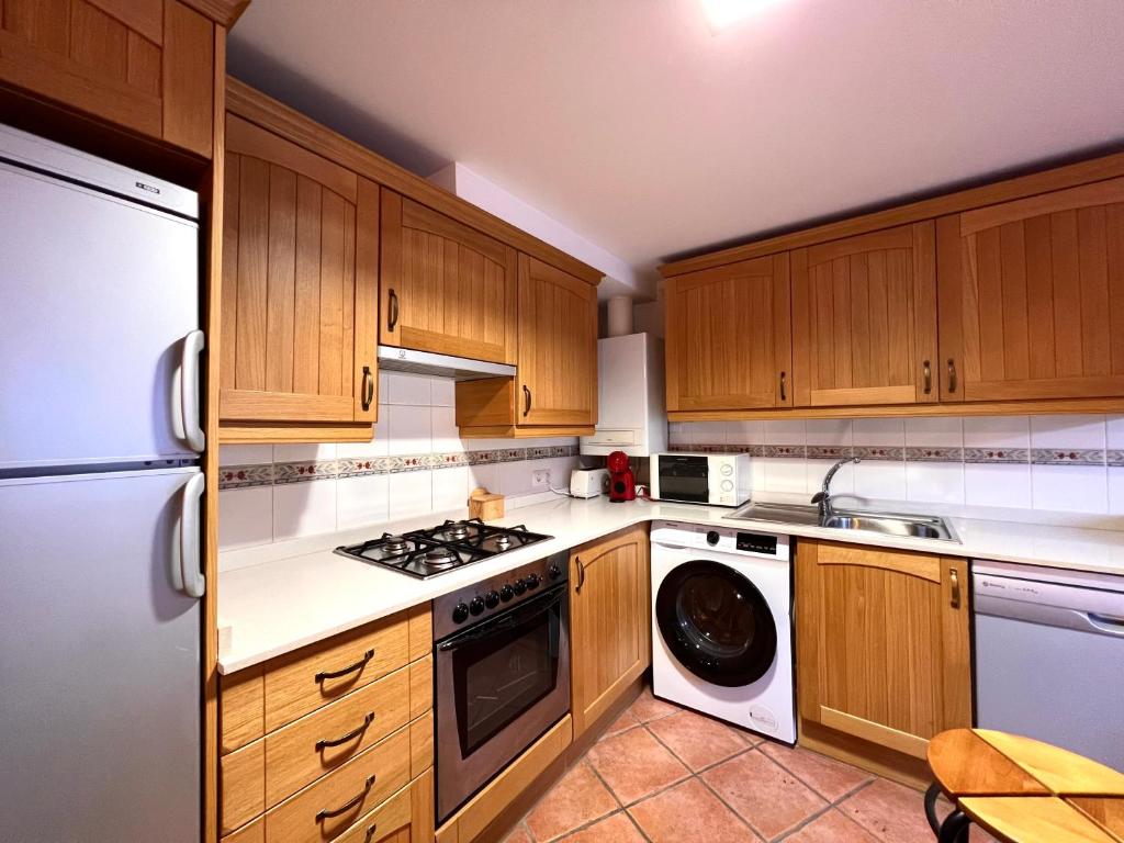 Kuchyň nebo kuchyňský kout v ubytování Apartament La Falla - L'Amfitriona