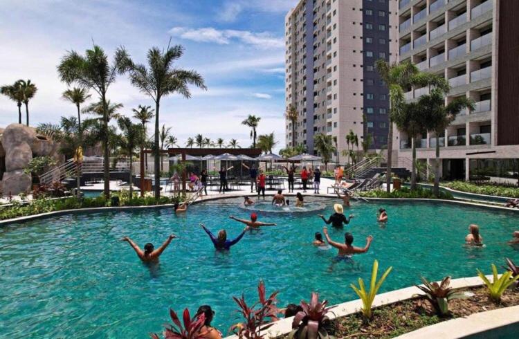 Bazén v ubytování SALINAS PREMIUM RESORT nebo v jeho okolí