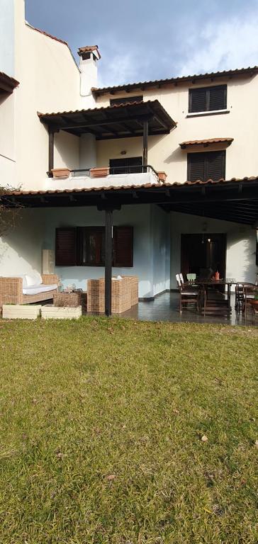 The building in which A villát is located