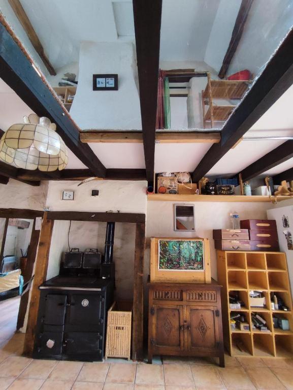 Magnifique Moulin au bord d'une riviere, calme absolu, piano - Maison De Trois Chambres