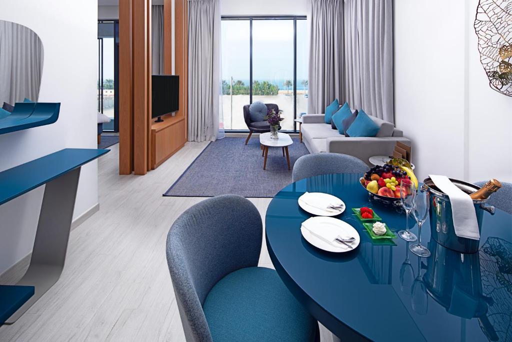 C Central Hotel and Resort The Palm - 