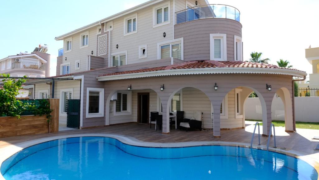 BlueHomes 3 Bedroom Private Pool Villa