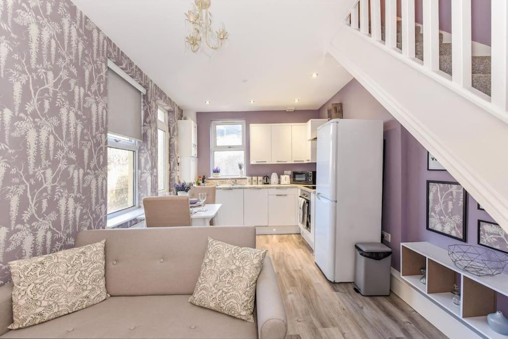 Fotografie z fotogalerie ubytování Modern Two-Level Apartment in Pontcanna v destinaci Cardiff