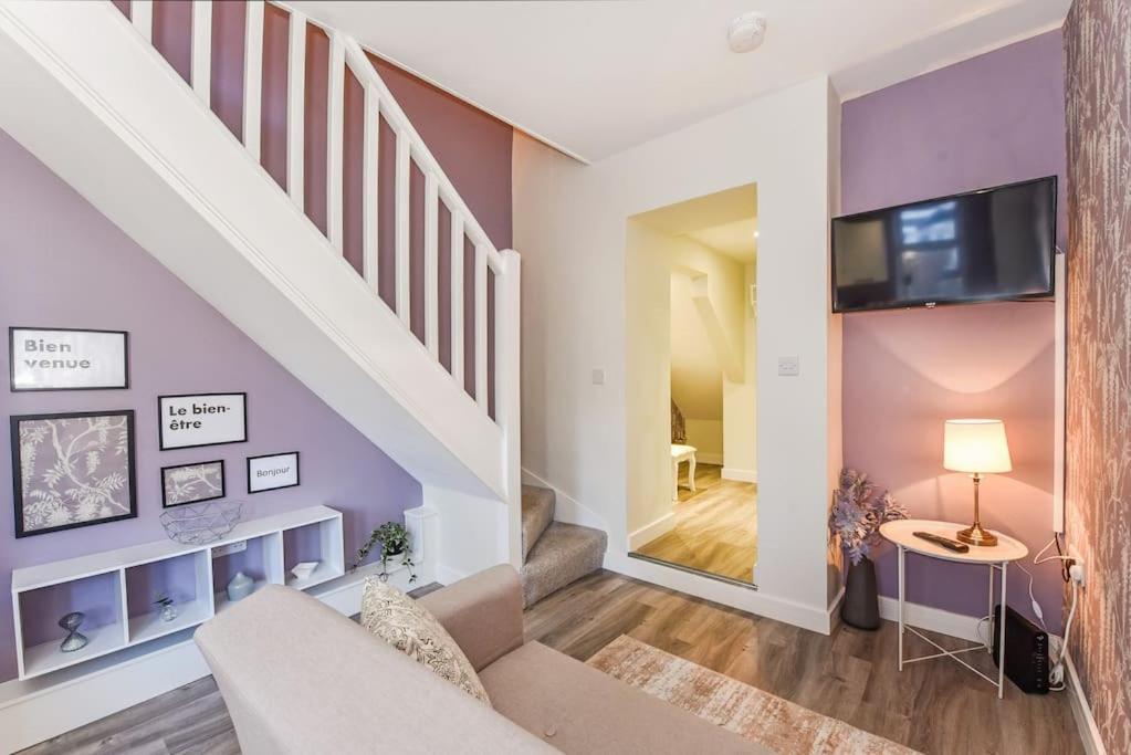 Fotografie z fotogalerie ubytování Modern Two-Level Apartment in Pontcanna v destinaci Cardiff