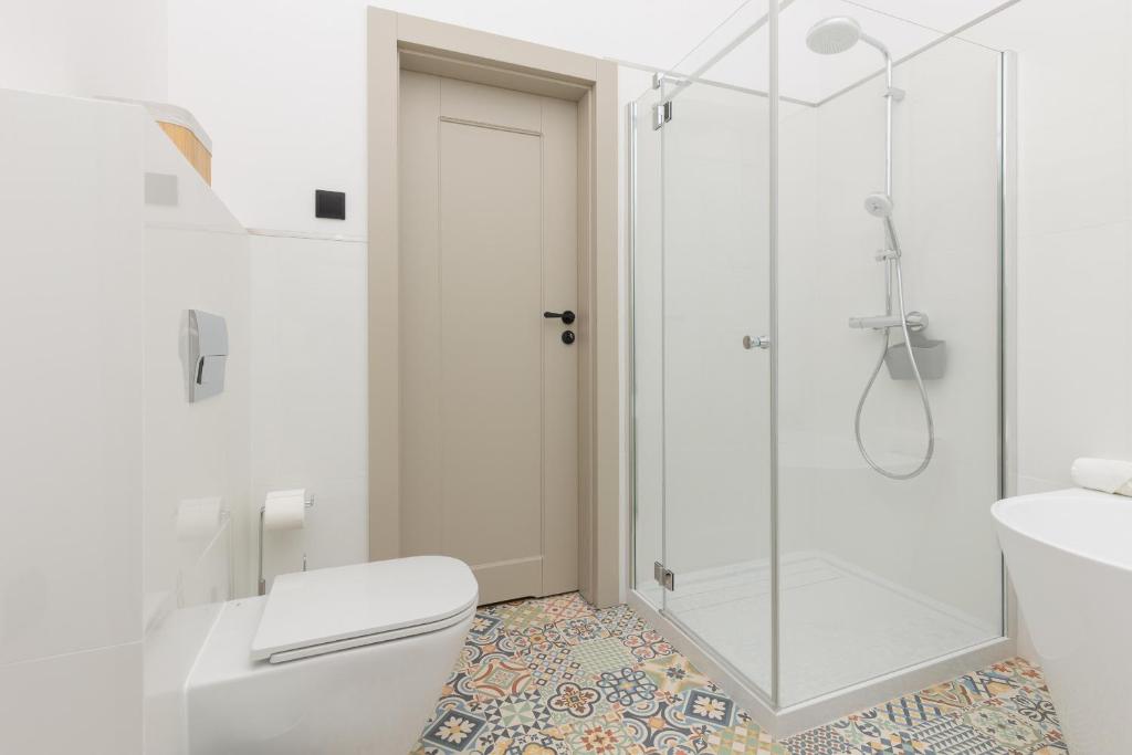 Kúpeľňa v ubytovaní Praga Duplex Apartment Premium Warsaw by Renters Prestige