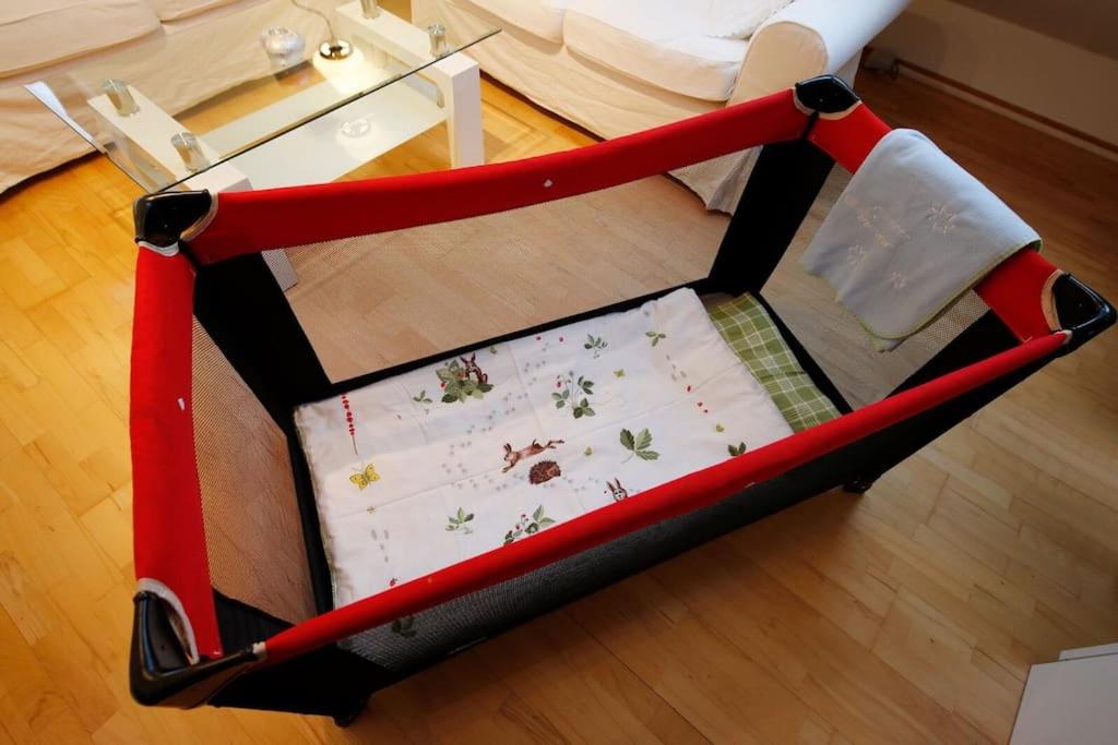 Postel nebo postele na pokoji v ubytování Traumhaft großes, sonniges Haus in Wien Nähe