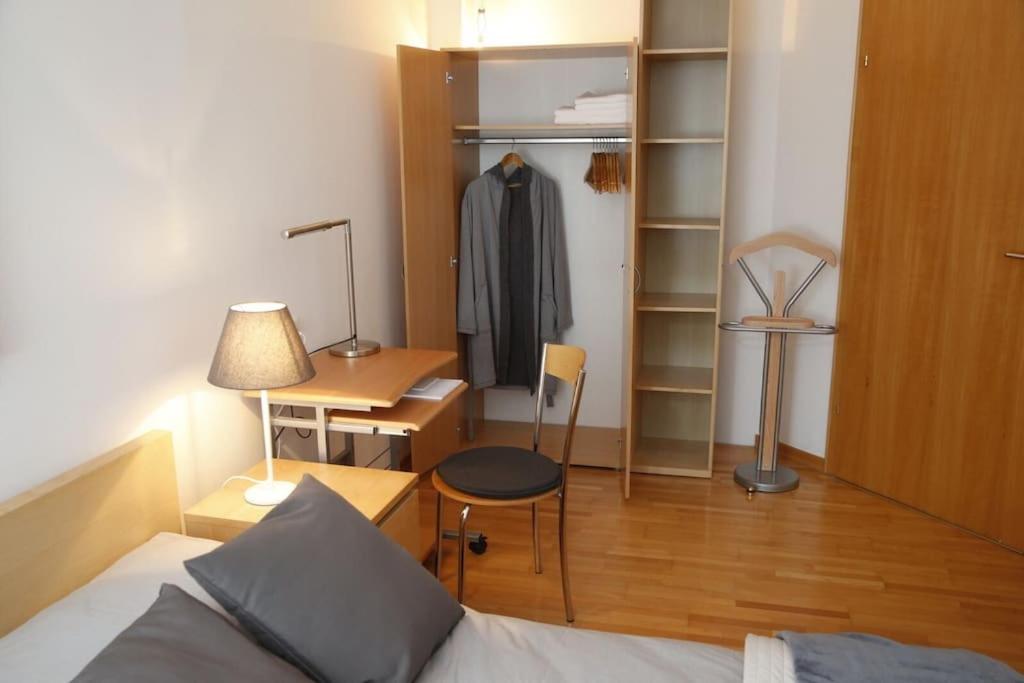 Postel nebo postele na pokoji v ubytování Traumhaft großes, sonniges Haus in Wien Nähe
